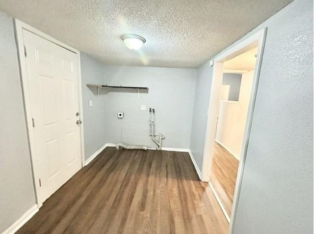 810 S Woodbury Street, Independence, MO 64050