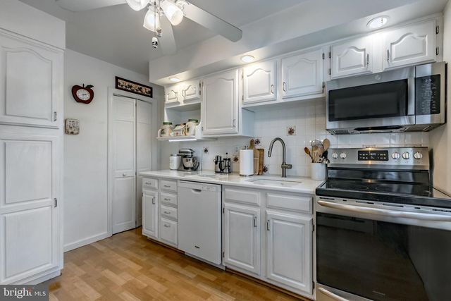 213 OXFORD HILL LN, Havertown, PA 19083