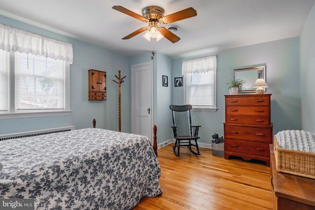 213 OXFORD HILL LN, Havertown, PA 19083