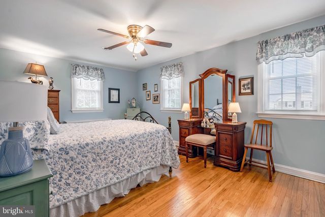 213 OXFORD HILL LN, Havertown, PA 19083