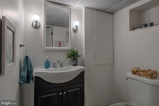 213 OXFORD HILL LN, Havertown, PA 19083