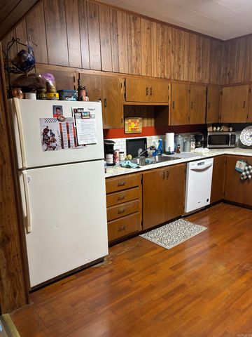 417 N 7th Street, Nashville, AR 71852