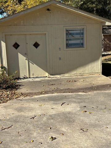 417 N 7th Street, Nashville, AR 71852