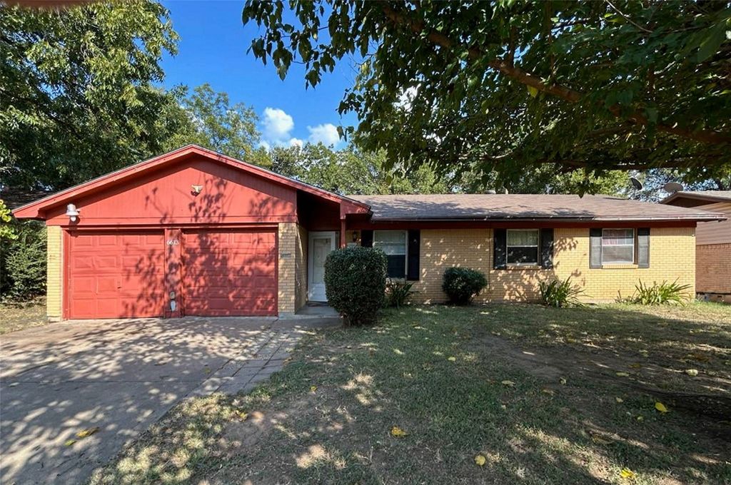 6613 Plantation Road, Forest Hill, TX 76140