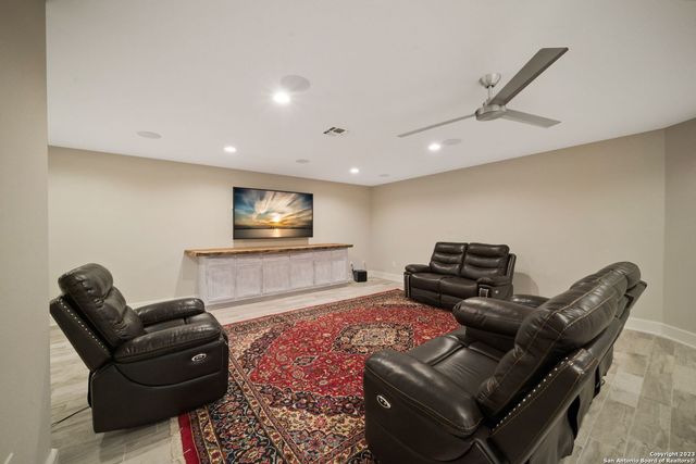 202 County Road 450, Hondo, TX 78861