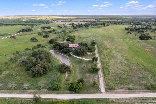 202 County Road 450, Hondo, TX 78861