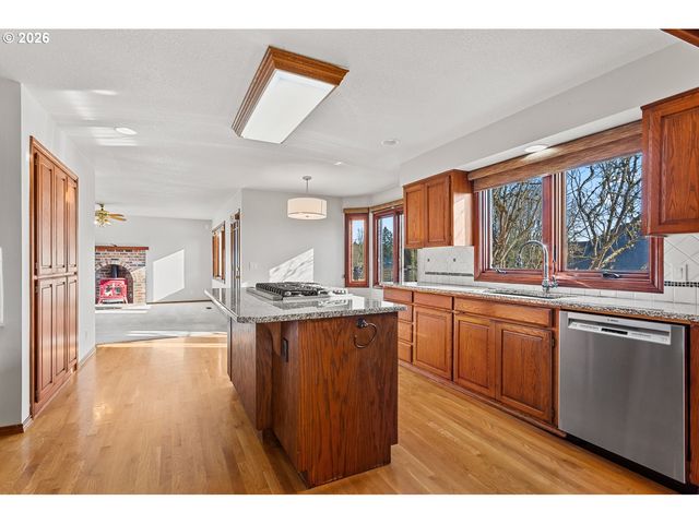 1424 Nw Josephine Ter, Portland, OR 97229