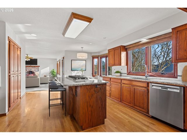 1424 Nw Josephine Ter, Portland, OR 97229