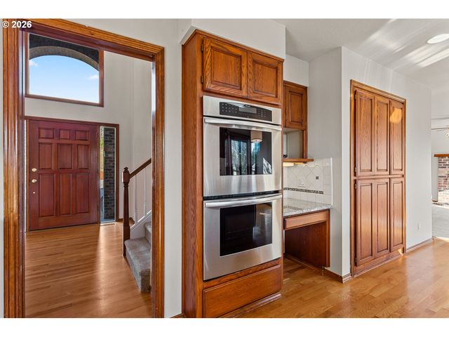 1424 Nw Josephine Ter, Portland, OR 97229