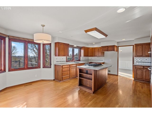 1424 Nw Josephine Ter, Portland, OR 97229