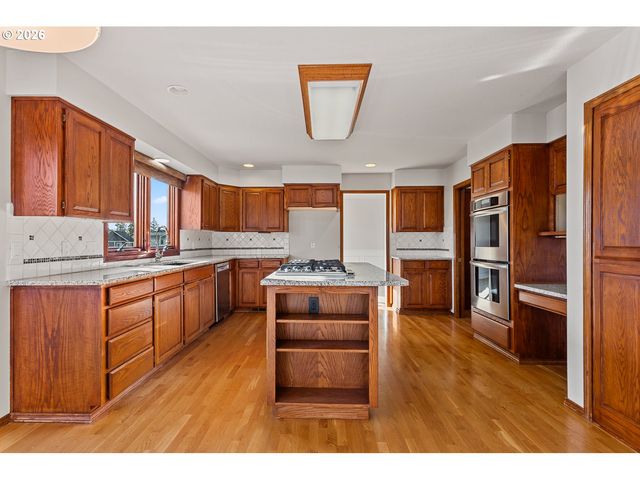 1424 Nw Josephine Ter, Portland, OR 97229