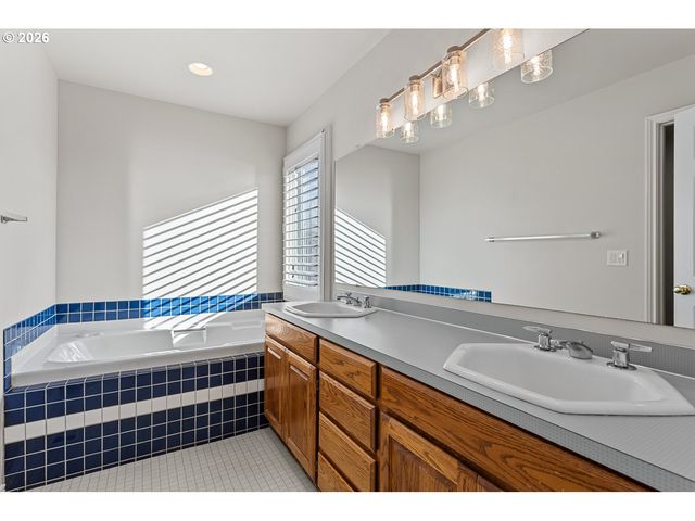 1424 Nw Josephine Ter, Portland, OR 97229