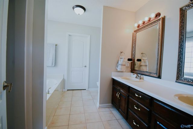 218 Waypoint Circle, Harvest, AL 35749