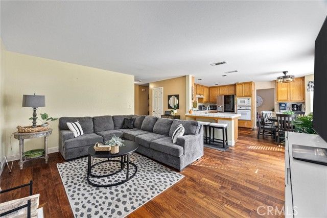 9711 Touchstone, Bakersfield, CA 93311