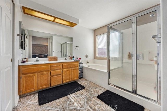 9711 Touchstone, Bakersfield, CA 93311