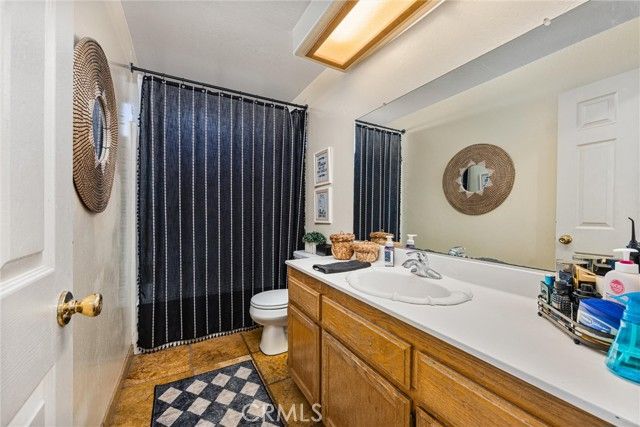 9711 Touchstone, Bakersfield, CA 93311