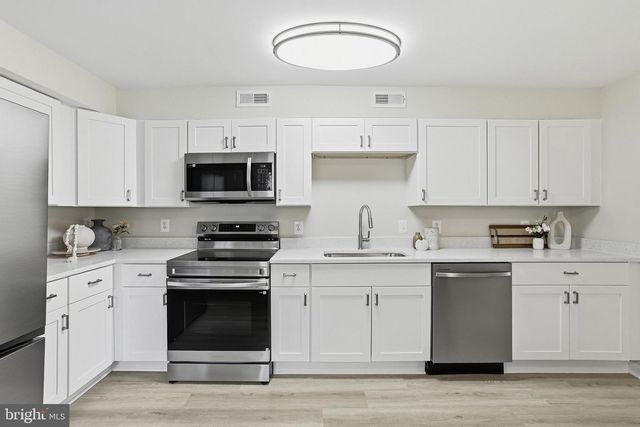 212 BANCROFT AVE, Colonial Beach, VA 22443