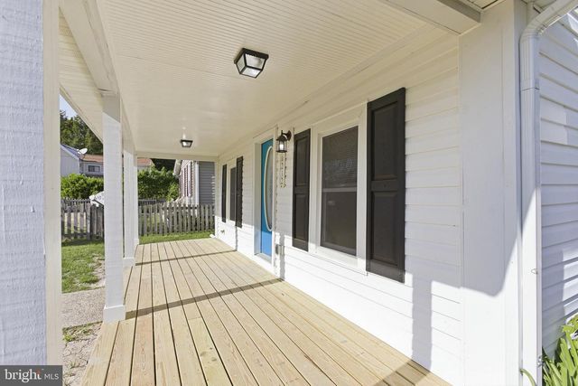 212 BANCROFT AVE, Colonial Beach, VA 22443