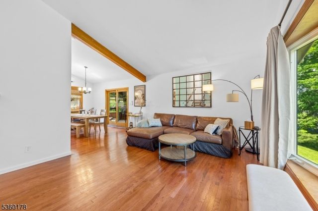 15 Mountain Ter, Stanhope Boro, NJ 07874