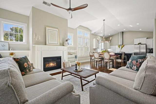 215 Mcaffee Street, Woodstock, GA 30188