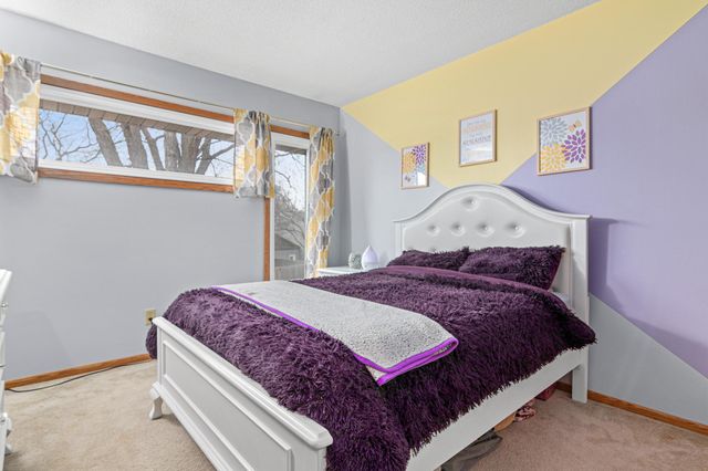 3772 Red Robin Lane, Eagan, MN 55122