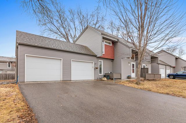 3772 Red Robin Lane, Eagan, MN 55122