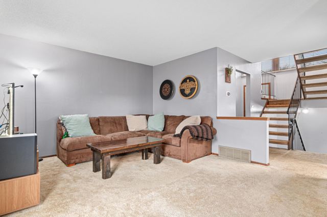 3772 Red Robin Lane, Eagan, MN 55122