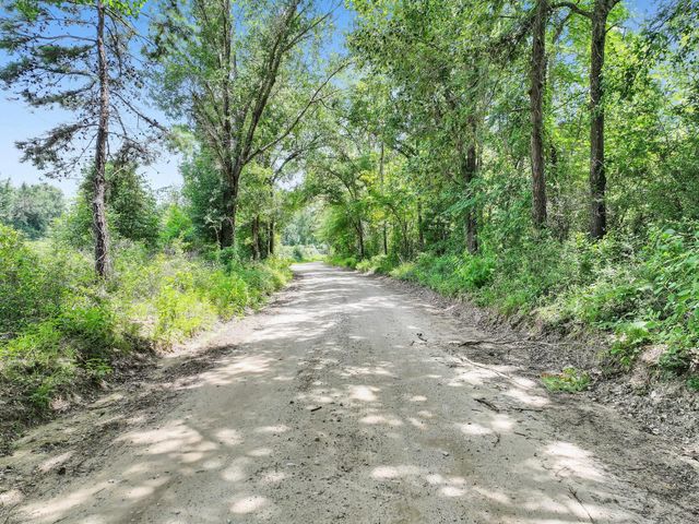 8323 County Road 292, Buffalo, TX 75831