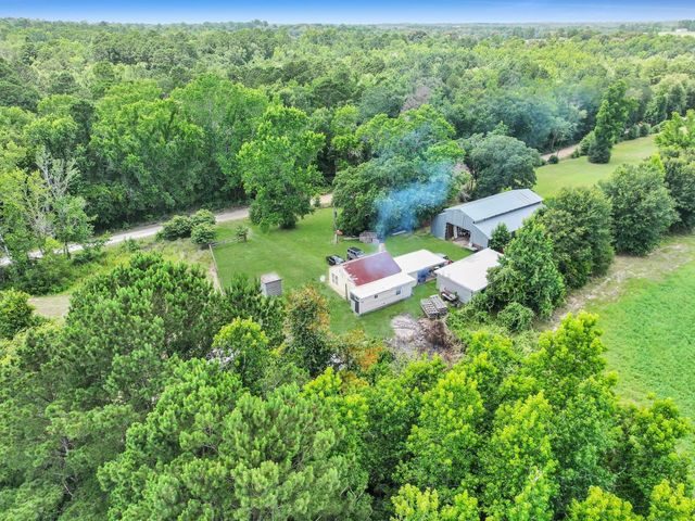 8323 County Road 292, Buffalo, TX 75831