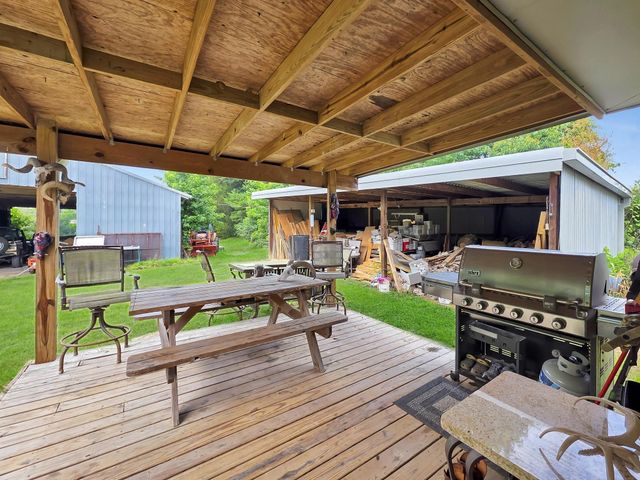 8323 County Road 292, Buffalo, TX 75831