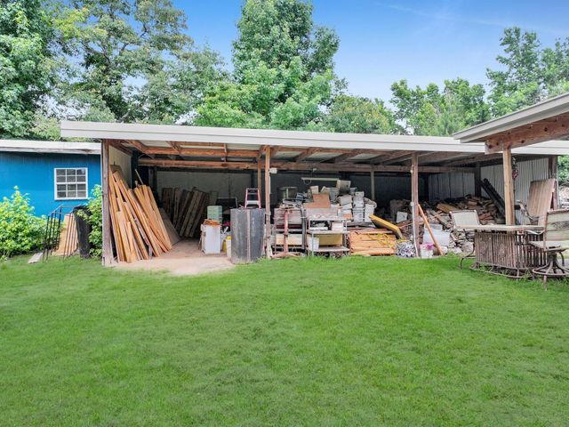 8323 County Road 292, Buffalo, TX 75831