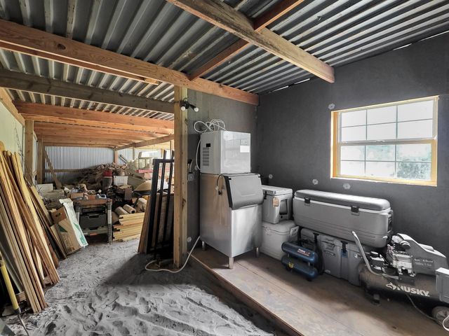 8323 County Road 292, Buffalo, TX 75831