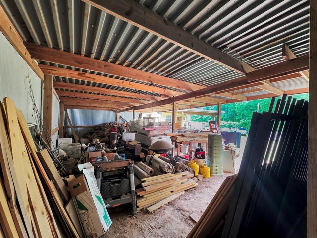 8323 County Road 292, Buffalo, TX 75831