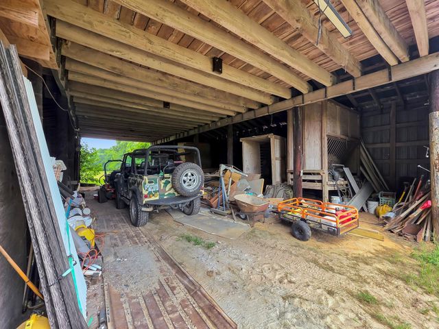 8323 County Road 292, Buffalo, TX 75831