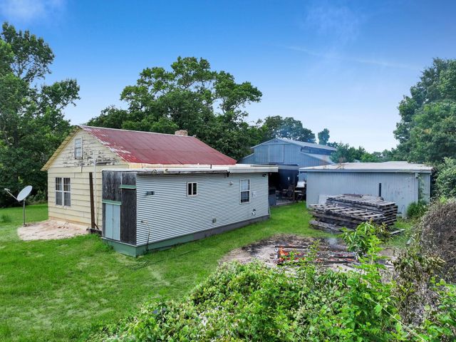 8323 County Road 292, Buffalo, TX 75831