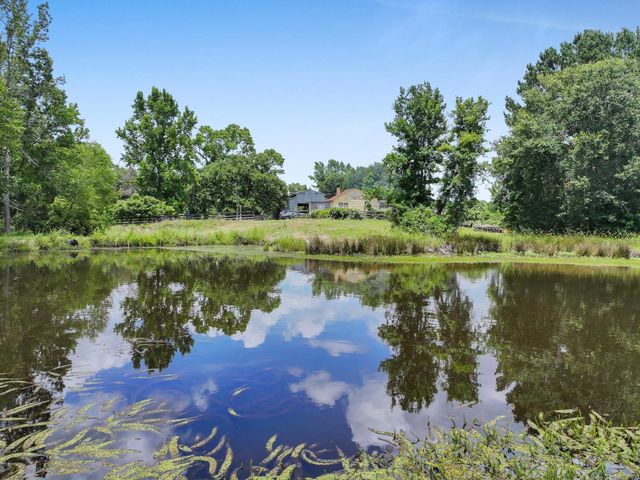 8323 County Road 292, Buffalo, TX 75831