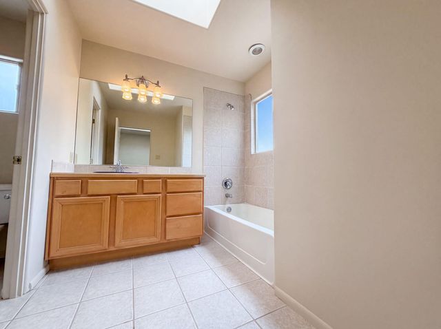 6605 Camino Rojo, Santa Fe, NM 87507