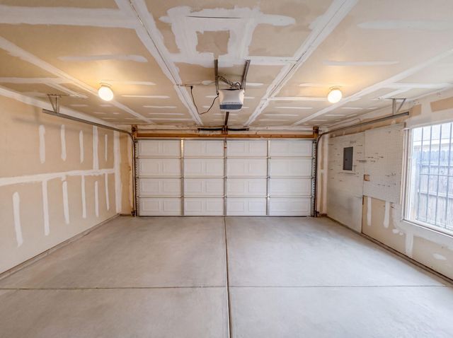 6605 Camino Rojo, Santa Fe, NM 87507