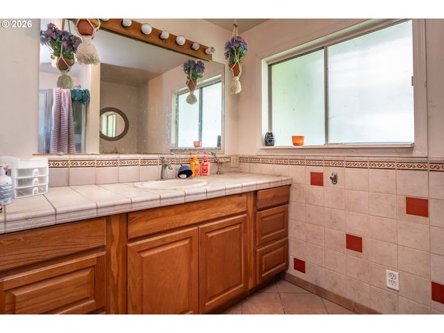 3161 GLENBROOK LOOP Rd, Riddle, OR 97469