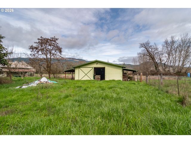 3161 GLENBROOK LOOP Rd, Riddle, OR 97469