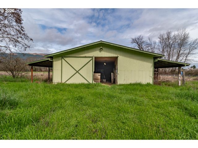 3161 GLENBROOK LOOP Rd, Riddle, OR 97469