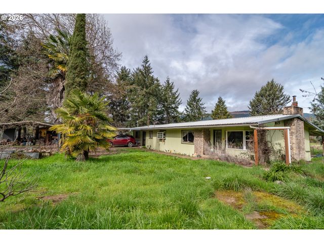3161 GLENBROOK LOOP Rd, Riddle, OR 97469