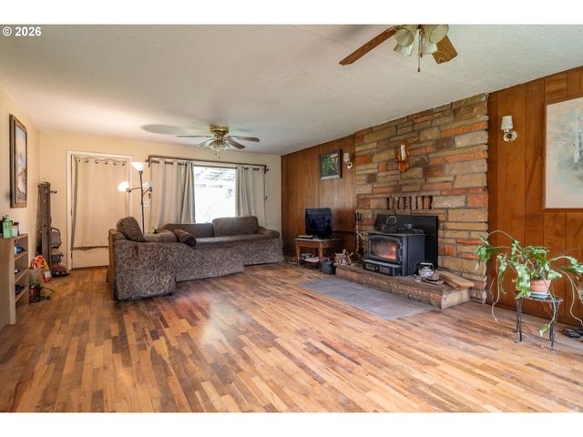 3161 GLENBROOK LOOP Rd, Riddle, OR 97469