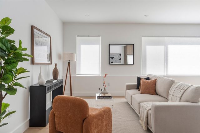 27 Dixwell St 4A, Boston, MA 02119