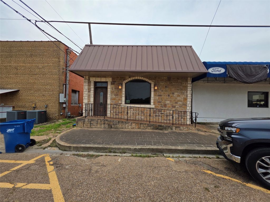 315 N Sherman Street, Mexia, TX 76667