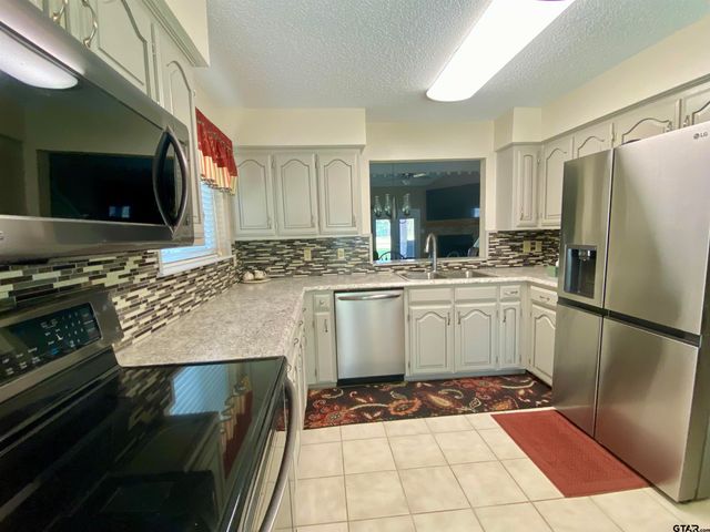 162 Pine Tree Unit A, Holly Lake Ranch, TX 75765