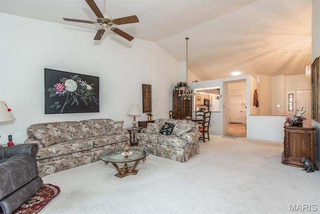 3940 Grand National Drive, Florissant, MO 63034