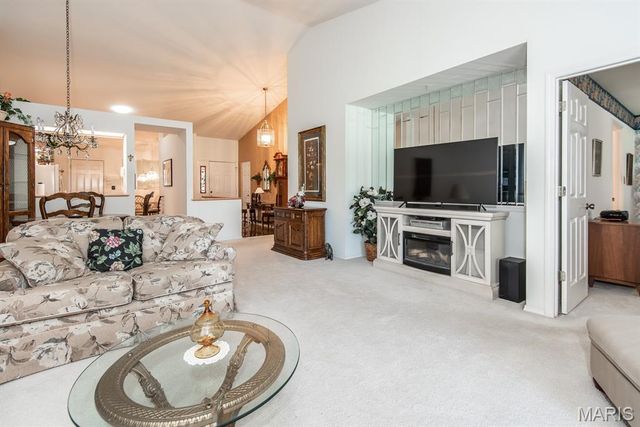 3940 Grand National Drive, Florissant, MO 63034