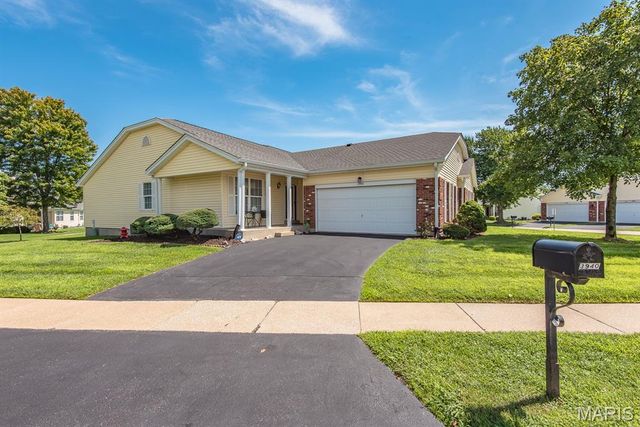 3940 Grand National Drive, Florissant, MO 63034