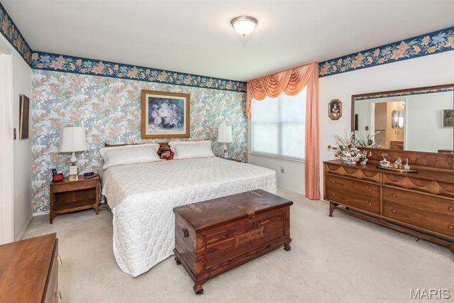 3940 Grand National Drive, Florissant, MO 63034
